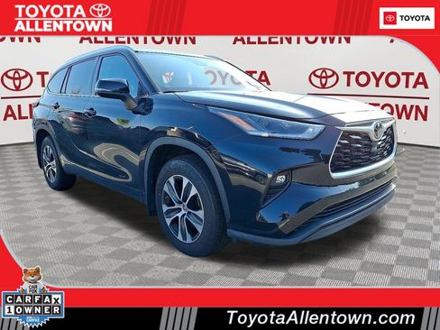 Used 2021 Toyota Highlander XLE AWD/4WD image 1
