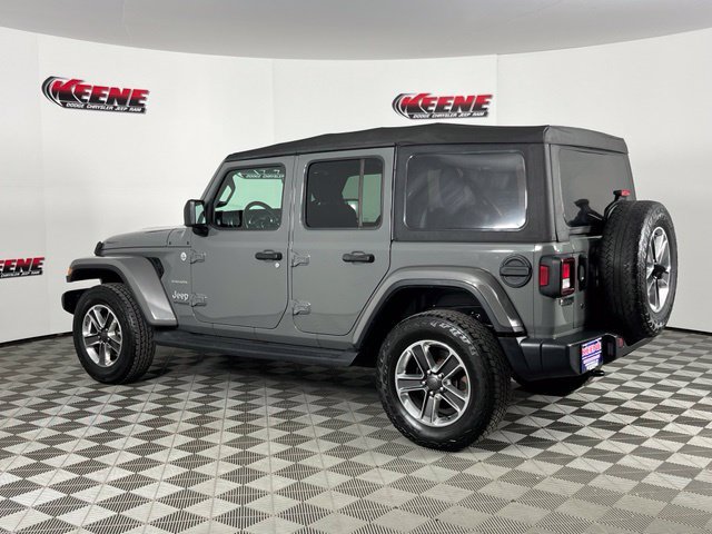 Used 2018 Jeep Wrangler Unlimited Sahara AWD/4WD image 6