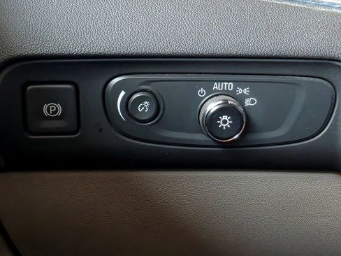 Used 2021 Buick Enclave Premium w/ Surround and Sites Package AWD/4WD image 19