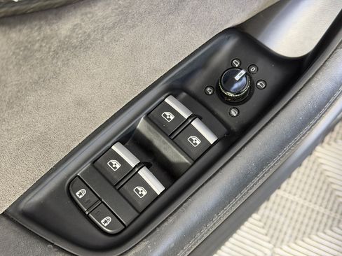 Used 2019 Audi Q8 Prestige AWD/4WD image 25