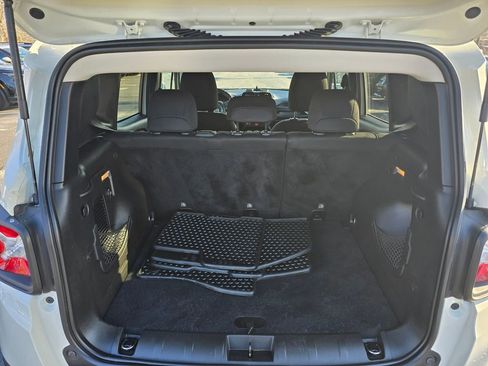 Used 2017 Jeep Renegade Latitude w/ Cold Weather Group image 12