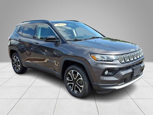 Used 2022 Jeep Compass Limited w/ Sun and Sound Group AWD/4WD image 4