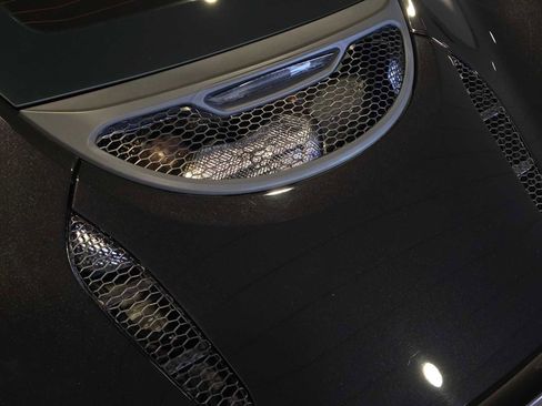 Used 2019 McLaren 570S image 22