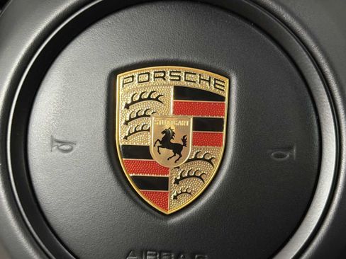 Used 2024 Porsche Macan AWD/4WD image 23