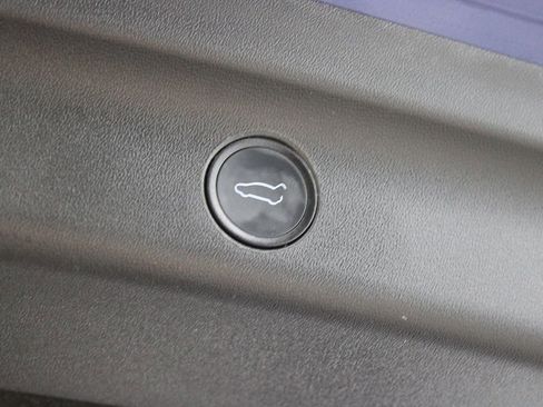 Used 2021 Tesla Model Y Performance image 31