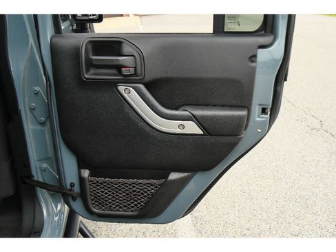 Used 2014 Jeep Wrangler Unlimited Rubicon AWD/4WD image 19
