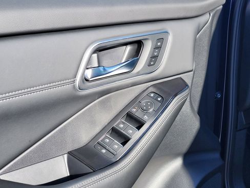 New 2026 Nissan Rogue Platinum image 17