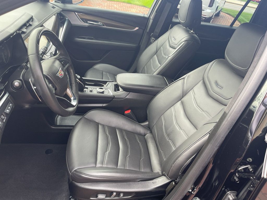 Used 2025 Cadillac XT6 Sport w/ Platinum Package AWD/4WD image 17