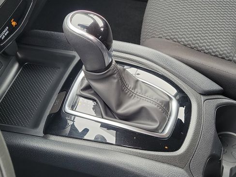 Used 2022 Nissan Rogue Sport S image 28