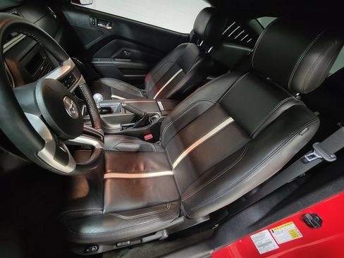 Used 2014 Ford Mustang GT Premium RWD image 27