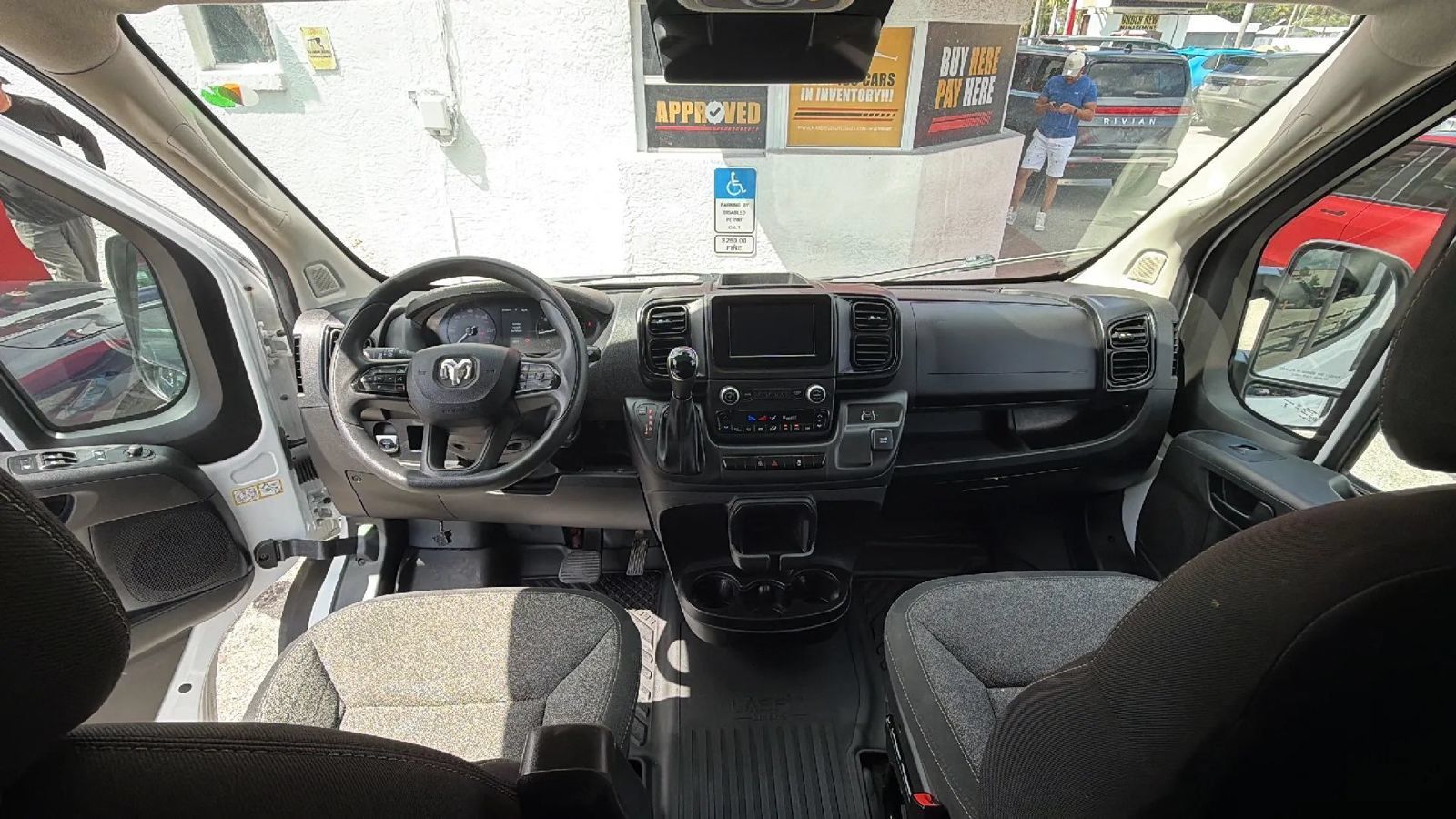 Used 2025 RAM ProMaster 2500 w/ Convenience Group FWD image 9