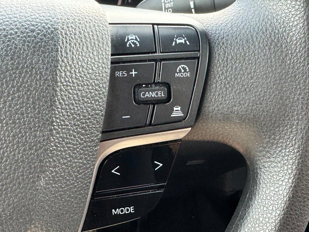 Used 2025 Toyota Camry LE FWD image 27