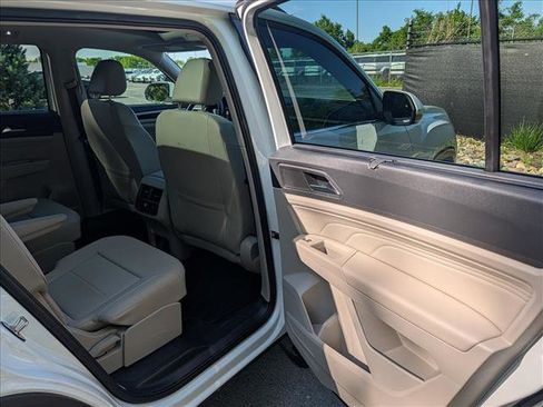 Used 2023 Volkswagen Atlas SE w/ Panoramic Sunroof Package FWD image 15