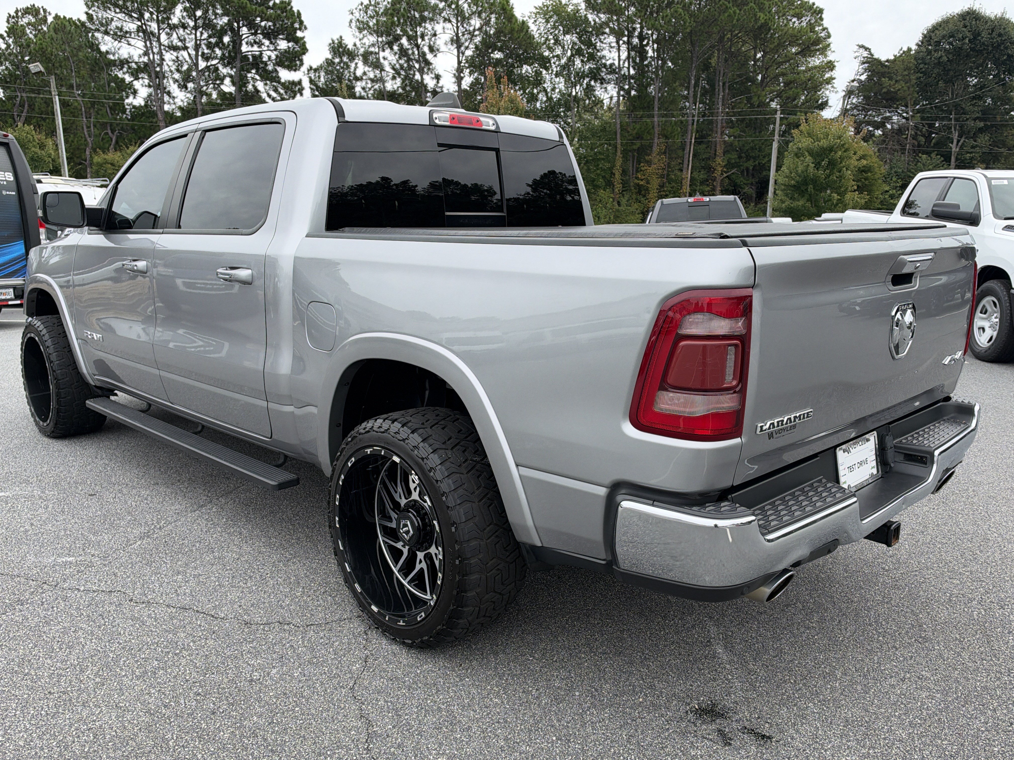 Used 2020 RAM 1500 Laramie AWD/4WD image 6