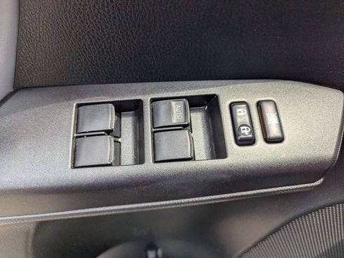 Used 2018 Toyota RAV4 XLE w/ Convenience Package AWD/4WD image 10