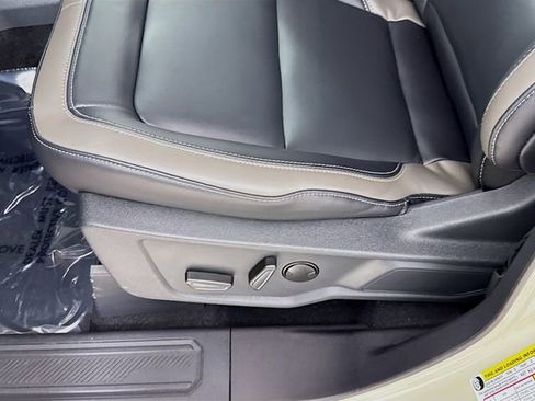 New 2026 Ford Bronco Outer Banks w/ Sasquatch Package image 19