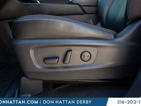 Used 2023 Nissan Pathfinder SL AWD/4WD image 15