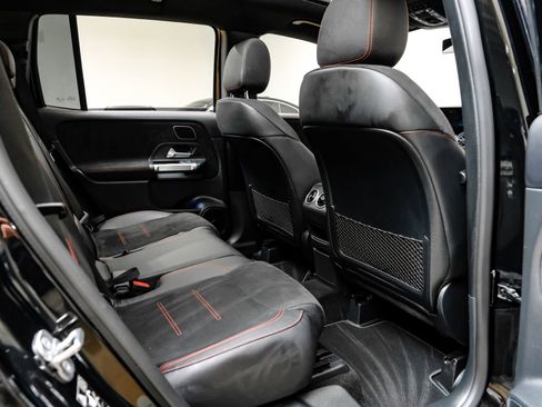 Used 2023 Mercedes-Benz GLB 250 4MATIC image 35