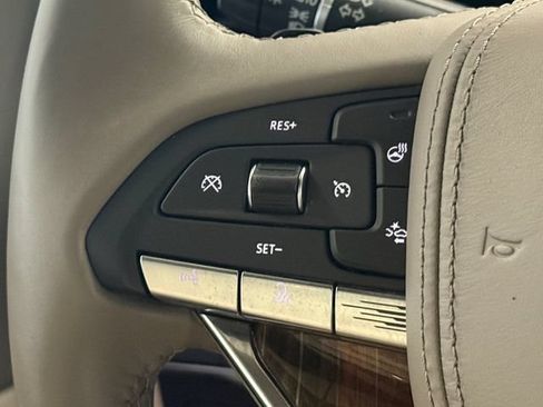 Used 2021 Cadillac Escalade Premium Luxury Platinum RWD image 10