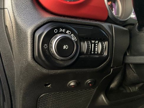 Used 2018 Jeep Wrangler Rubicon image 13