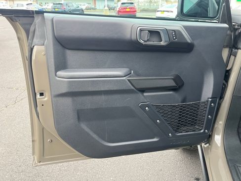 Used 2025 Ford Bronco Badlands image 13