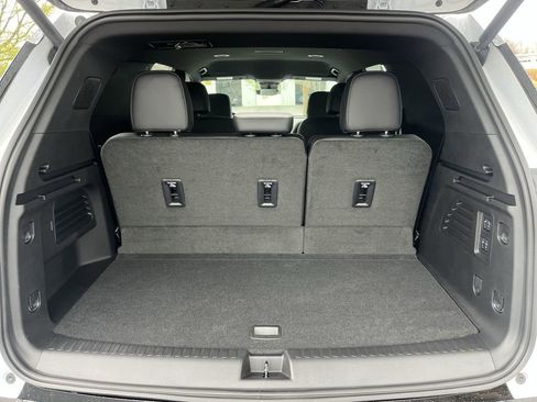 New 2025 Chevrolet Traverse High Country FWD image 27