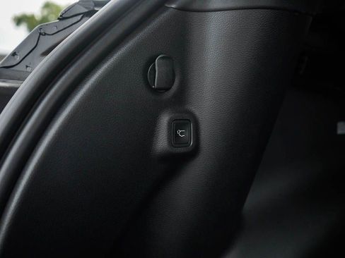 New 2026 Jeep Compass Limited image 9