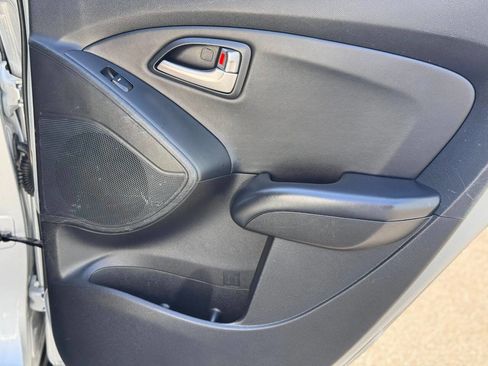 Used 2013 Hyundai Tucson GLS image 12