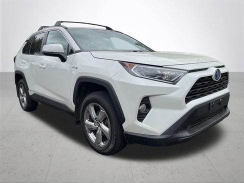 Used 2021 Toyota RAV4 XLE Premium AWD/4WD image 3