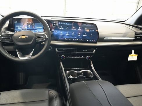 New 2026 Chevrolet Traverse LT w/ Driver Confidence Package image 13