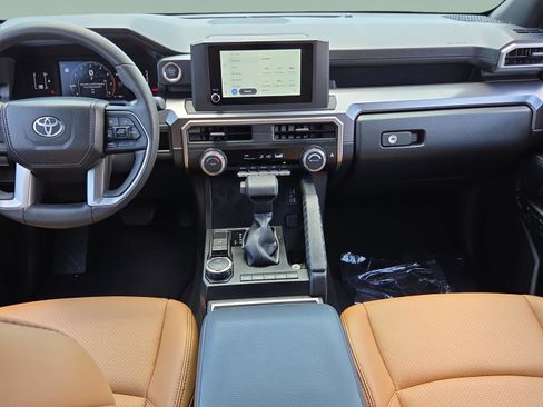 Used 2025 Toyota 4Runner SR5 RWD image 12