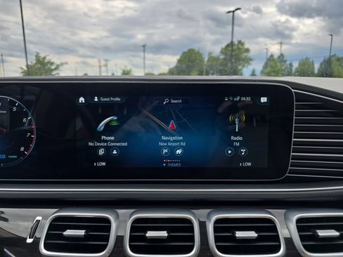 Used 2022 Mercedes-Benz GLS 580 4MATIC image 28