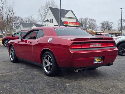 Used 2010 Dodge Challenger SE image 5