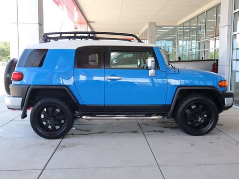 Used 2007 Toyota FJ Cruiser 4WD image 10