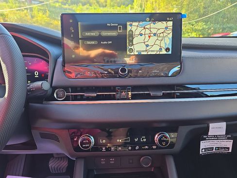 New 2025 Mitsubishi Outlander SE image 19