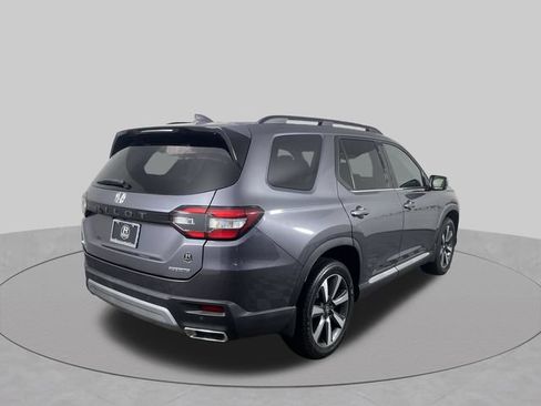 Used 2024 Honda Pilot Touring image 12