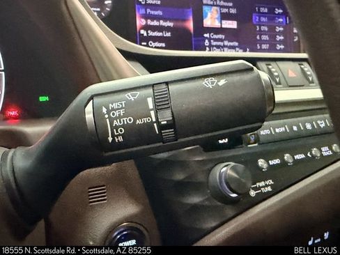 Used 2019 Lexus ES 300h w/ Premium Package FWD image 29