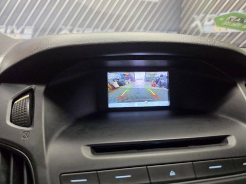 Used 2016 Ford Focus SE FWD image 16