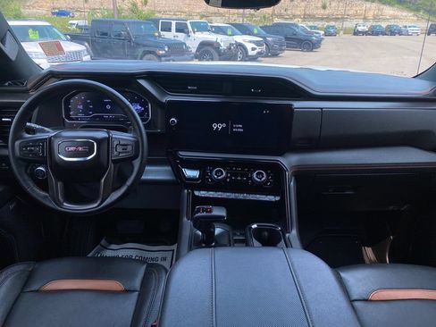 Used 2025 GMC Sierra 1500 AT4 w/ AT4 Premium Package AWD/4WD image 13