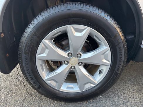 Used 2015 Subaru Forester 2.5i Premium w/ All-Weather Package image 10