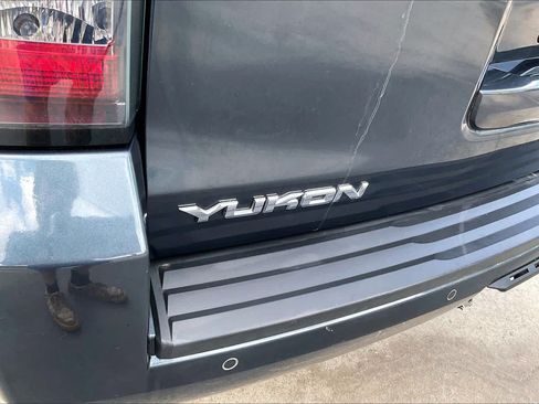 Used 2020 GMC Yukon SLT w/ Open Road Package AWD/4WD image 9