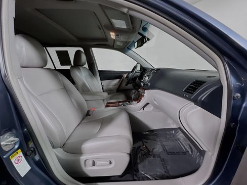 Used 2013 Toyota Highlander Limited FWD image 30