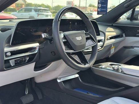 New 2024 Cadillac Lyriq Luxury RWD image 20