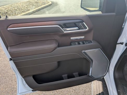 New 2026 GMC Sierra 1500 Denali w/ Denali Reserve Package AWD/4WD image 18