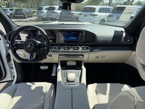 New 2025 Mercedes-Benz GLS 580 4MATIC image 18