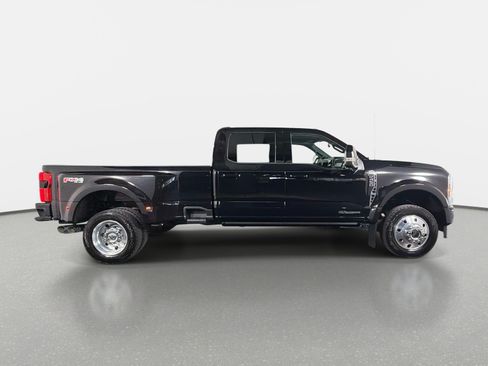 Used 2026 Ford F450 Platinum w/ FX4 Off-Road Package AWD/4WD image 2