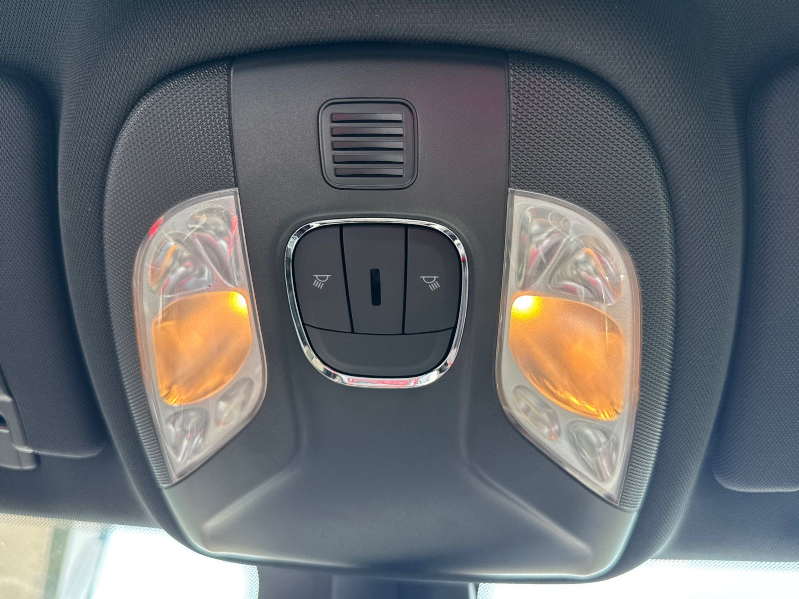 Used 2024 Jeep Compass Latitude AWD/4WD image 10