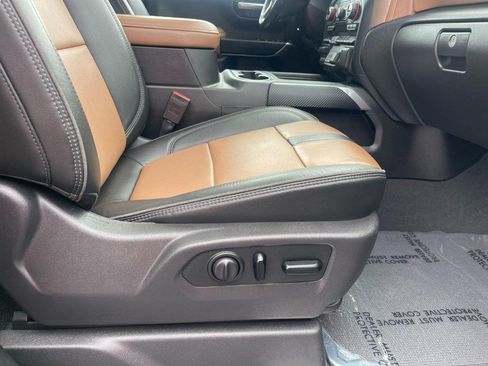 Used 2019 Chevrolet Silverado 1500 High Country image 14