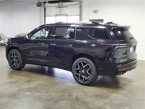 New 2025 Chevrolet Traverse High Country image 6