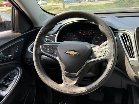 Used 2023 Chevrolet Malibu LT FWD image 12